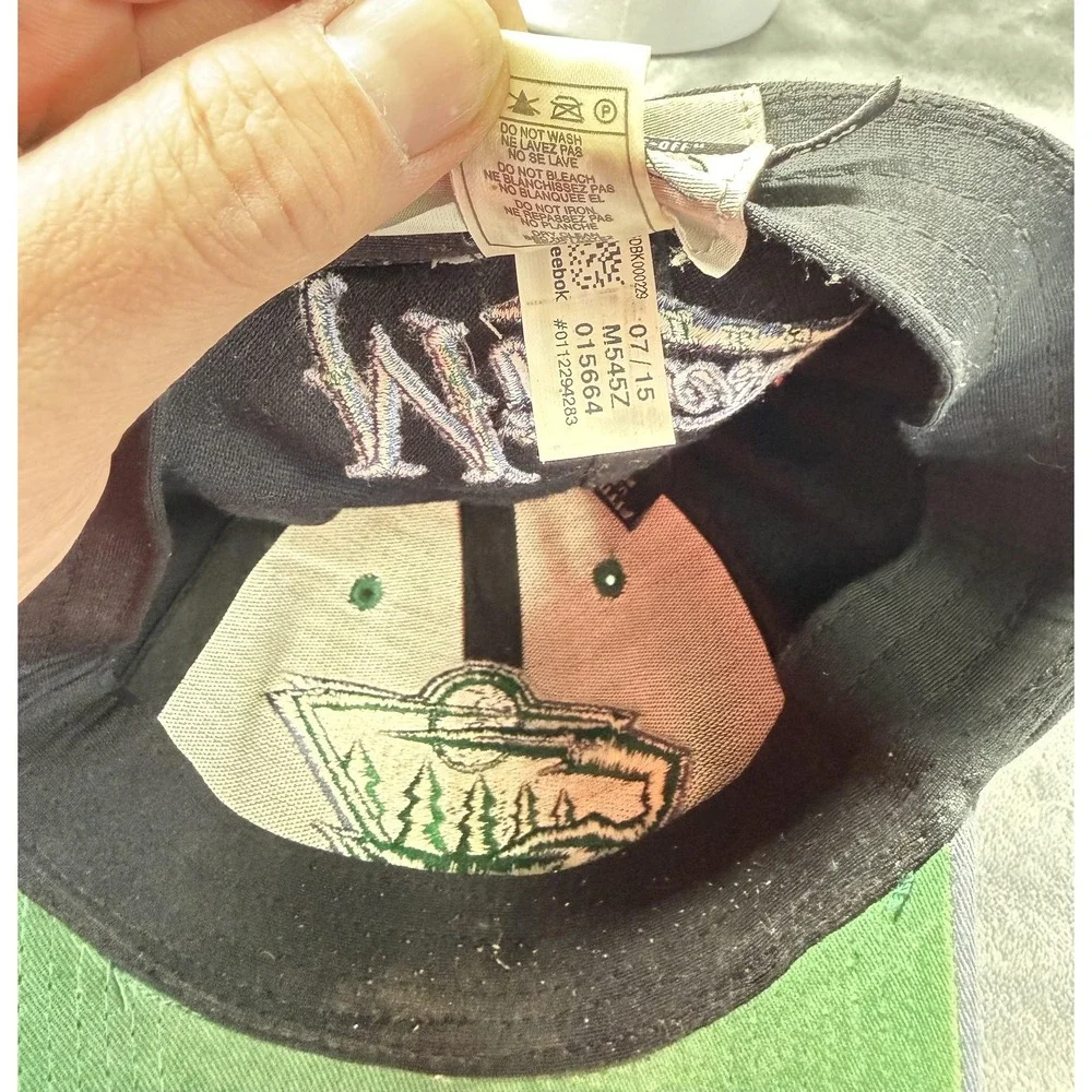 Minnesota Wild Hat Cap Fitted Mens M Black Gray Reebok NHL‎ Hockey Stretch Fit